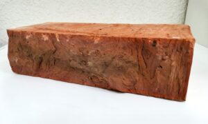 колотый красный